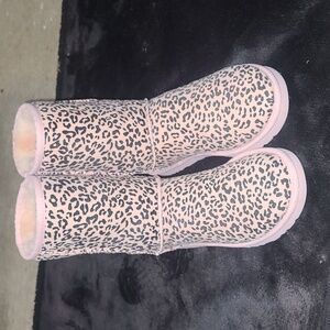 UGG | Leopard Animal Print Boots Womens Size 8 Calf Pink Cheetah Short Boots